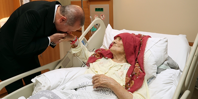 Cumhurbaşkanı Erdoğan'dan hasta ziyareti