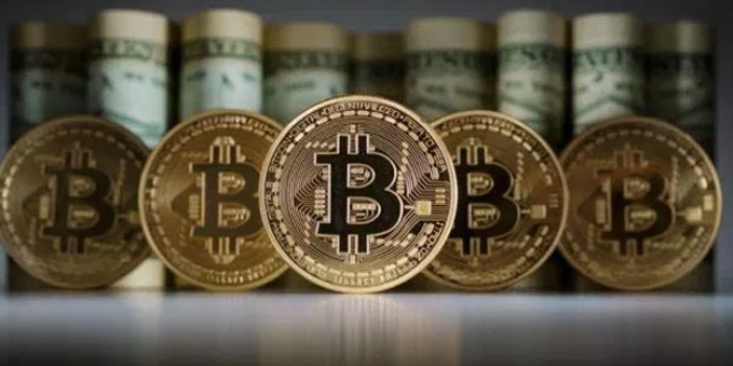 Bitcoin, ilk kez 5 bin dolarn altna geriledi