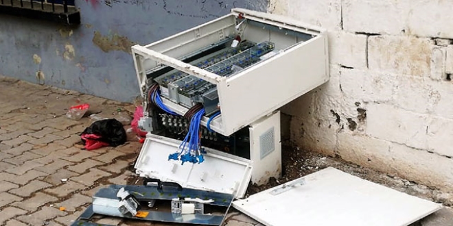 Kaçak elektrik kullanımını önleyen panolara saldırı
