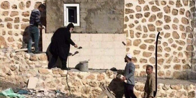 Süryani rahip malayı kaptı, cami tadilatına yardım etti
