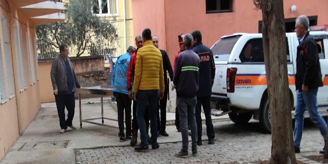 Düşen uçaktaki iki kişinin cenazeleri İzmir'e getirildi