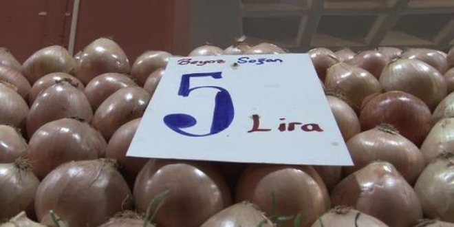 Soğan halde 3, pazarda 5 lira
