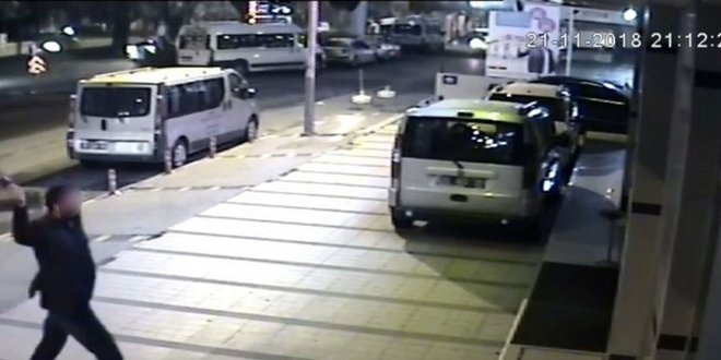 Sabıkası yüzünden taksici olamayınca dehşet saçtı