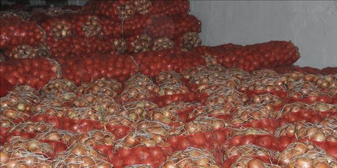 'Soğanda en az 200 bin ton üretim fazlası var'