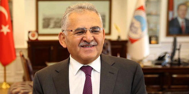 Başkan adayı tanıtım toplantısı nedeniyle sınava giremedi