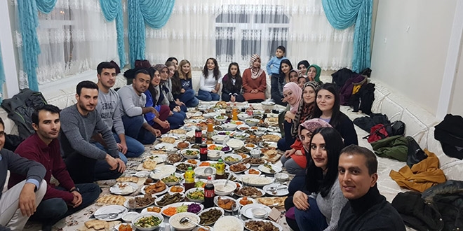 Köy muhtarından öğretmenlere jest