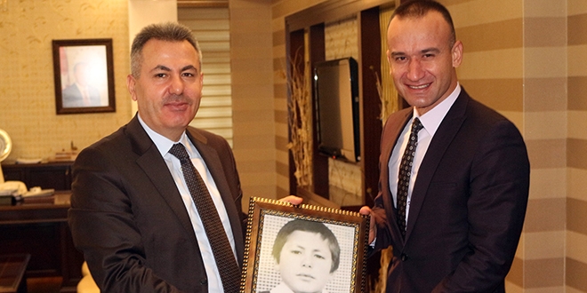 Vali Elban'ı duygulandıran fotoğraf