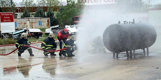 Venezuelal itfaiyecilere Kocaeli'de eitim