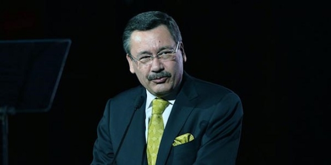 Melih Gökçek'ten Mehmet Özhaseki paylaşımı