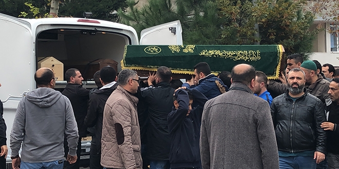 Okul yolundaki kazada ölen 2 öğrenci toprağa verildi