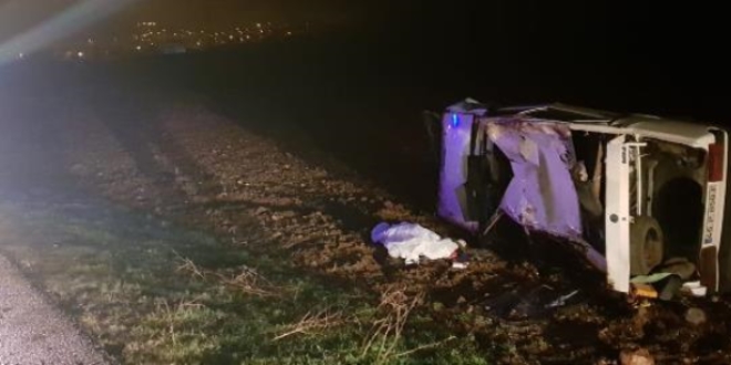 Yoldan çıkan otomobil takla attı: 1 ölü, 1 yaralı