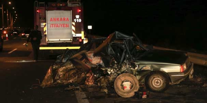 Başkent'te lüks otomobilin çarptığı araçtaki anne ve oğul öldü
