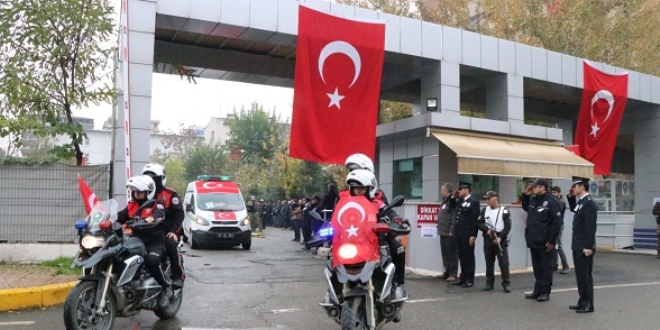Batman'da şehit polis için tören