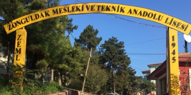 Okul müdür yardımcısının sevgilisini darp ettiği iddiası
