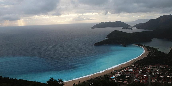 Fethiye'de deniz, rengiyle büyüledi