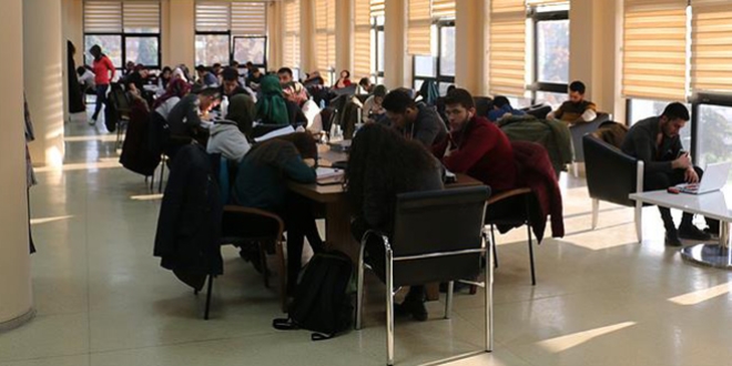 Günün her saatinde okumak isteyenlere hizmet veriyor