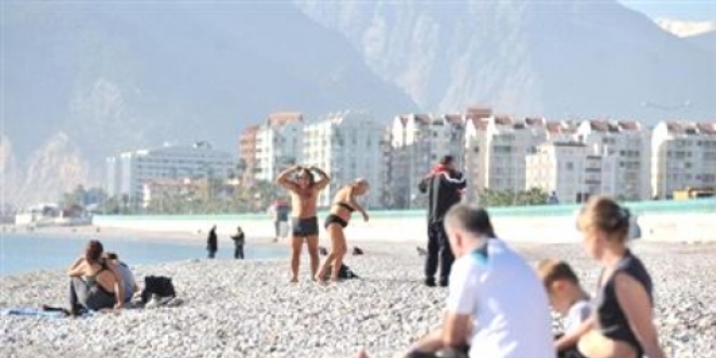 Antalya'da aralık ayında deniz keyfi