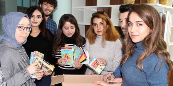 Üniversite öğrencilerinden Hakkari'ye kitap yardımı