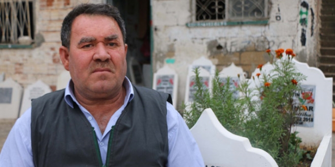 Rüyasında gördü, 19 yıldır mezar taşı yapıyor