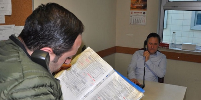 Görme engelli santral memurunun hafızası, telefon rehberi gibi