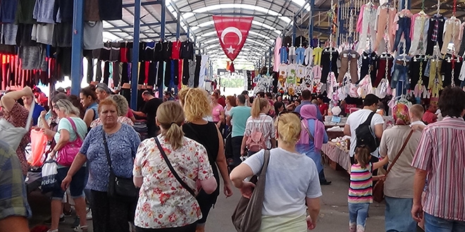 Kadınlar yüzde 40-70 indirimlere dayanamıyor