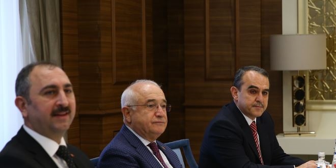 Bakan Gül, eski Adalet Bakanlarıyla buluştu
