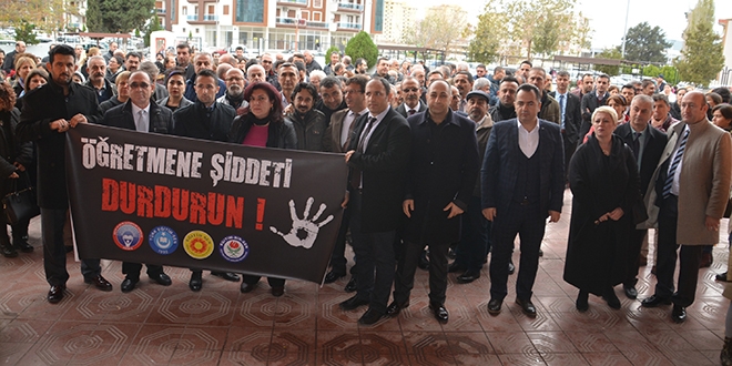 Okulda öğrenci şiddetine sendikalardan tepki