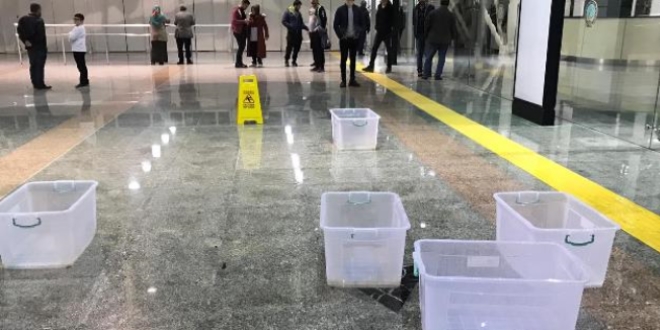 Hatay Havalimanı sulara teslim oldu