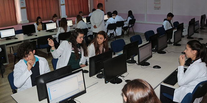 73 yıllık okul bugün bilişimci yetiştiriyor
