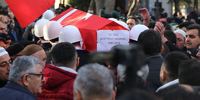 Şehit polis son yolculuğuna uğurlandı