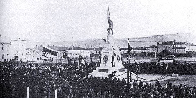 Rusların Kars'a diktiği anıtın görüntüsü ortaya çıktı