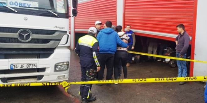 Viteste unutulan kamyon, çocuk işçiyi ezdi
