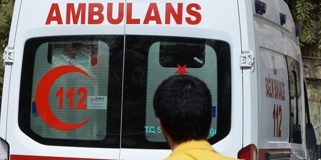 Balıkesir'de kamyonla otomobil çarpıştı: 30 yaralı