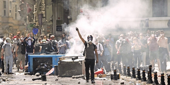 FET'nn yeni Gezi tezgah: Sar yelekliler