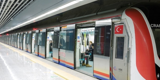 Marmaray tren seferlerine geçici süreyle ara verildi