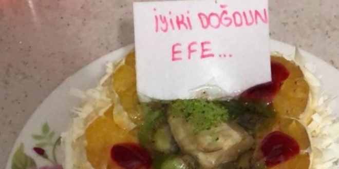 Doğum günü pastası 7 kişiyi hastanelik etti
