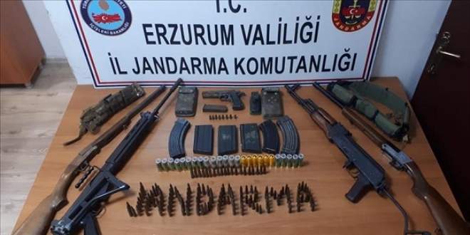 Erzurum'daki terr operasyonunda mhimmat ve yaam malzemesi bulundu