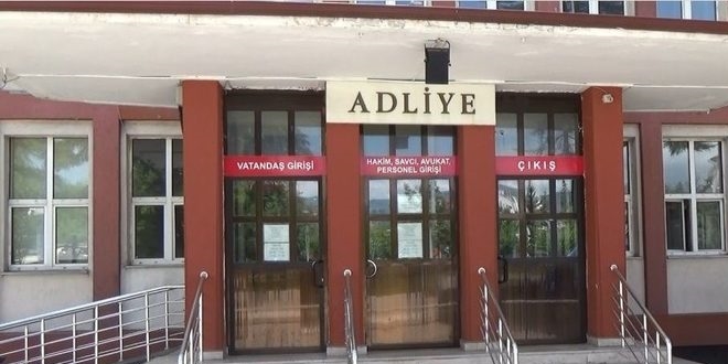 4'ü tutuklu, 5 askerin yargılanmasına başlandı