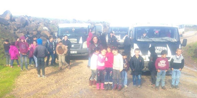 Diyarbakır'da köprüler yıkıldı, öğrenciler mahsur kaldı