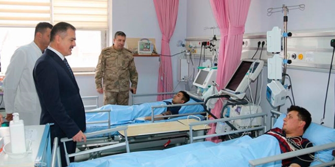 Hakkari'de üs bölgesine yıldırım düştü; 6 asker yaralı