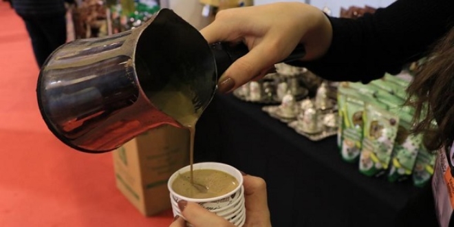 niversitelilerden 'Amisos' adyla kahve markas