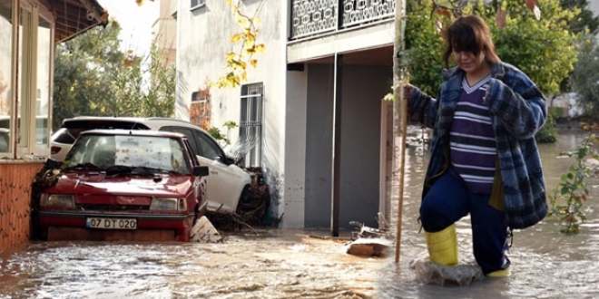 Kuvvetli sağanak tatil cennetini vurdu