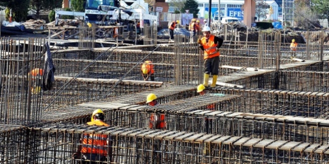 Artan 330 bin işsizin 160 bini inşaattan geldi