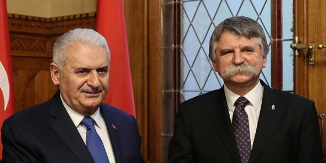 Yıldırım, Macaristan'da mevkidaşı Köver ile bir araya geldi