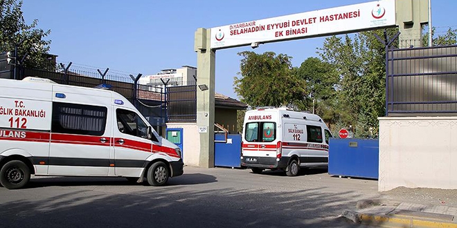 Diyarbakır'da terör saldırısı: 1 polis şehit