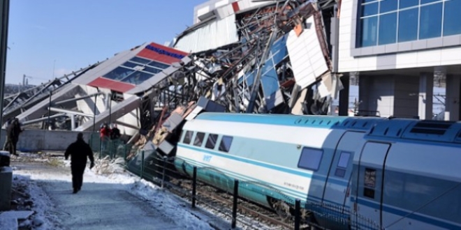 Tren kazasında, 3 TCDD görevlisi tutuklandı