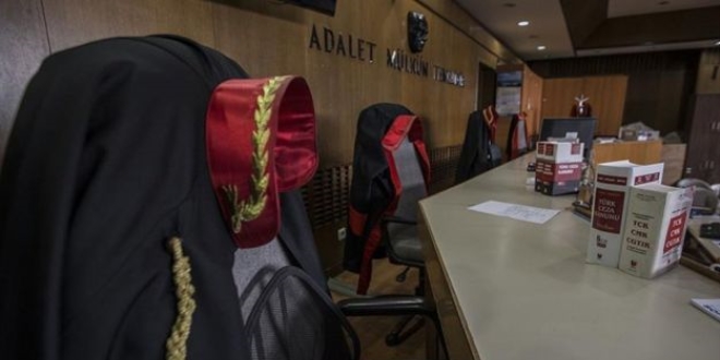 'Sahte' hakim, savcı ve polislere hapis cezası