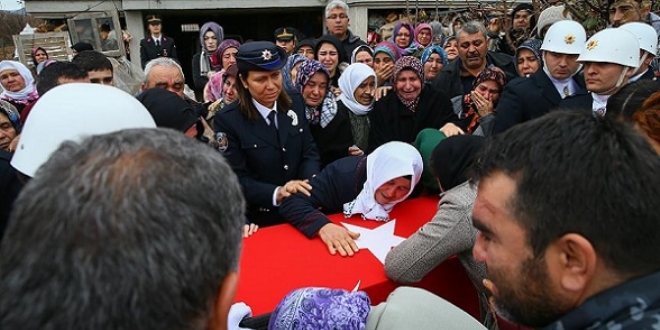 Şehit polis memuru son yolculuğuna uğurlandı