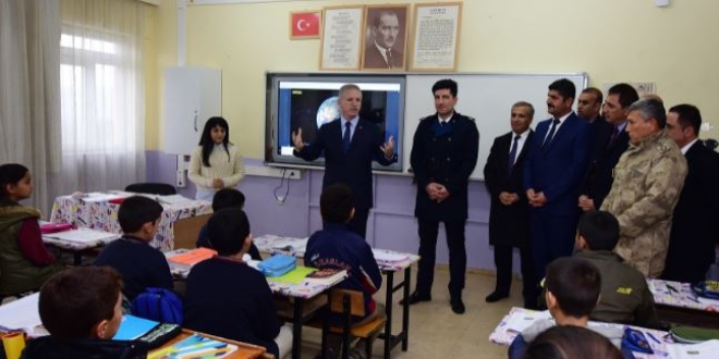 Validen öğrencilere ödüllü matematik sorusu