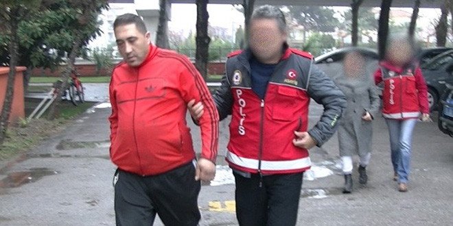 Başkaları üzerinden ilaç yazdırıp satan çete çökertildi